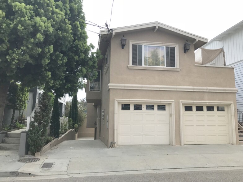 Front Exterior Building - 1126 Cypress Ave