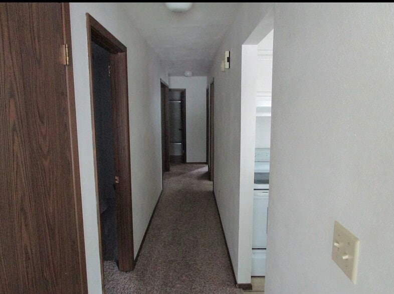 Building Photo - 507 Baker Dr