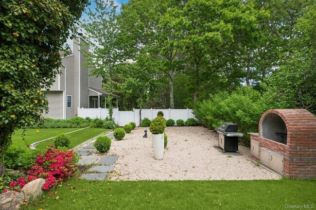 Building Photo - 167 Tuckahoe Ln