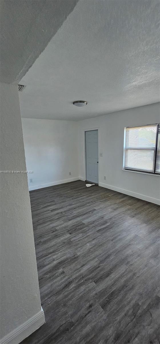Building Photo - 915 Avenue M