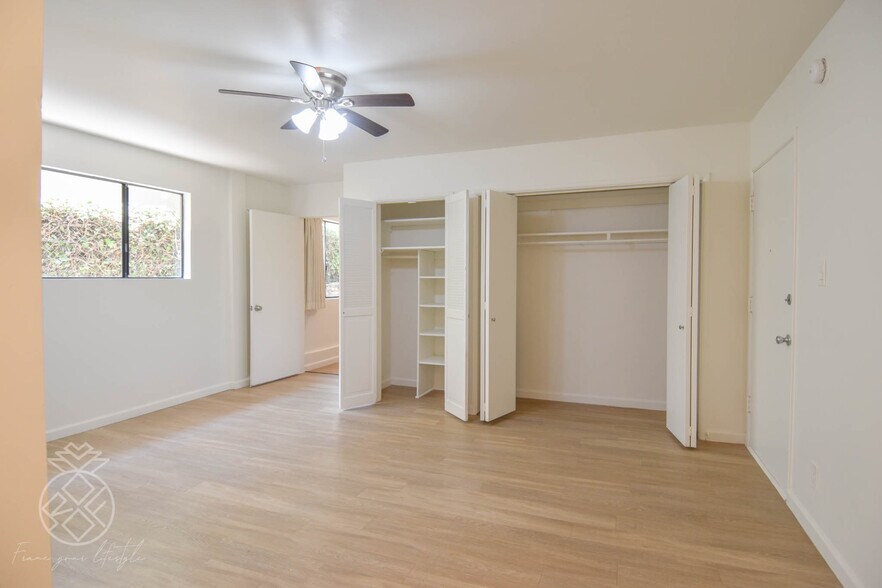 Building Photo - 2262 Fox Hills Dr
