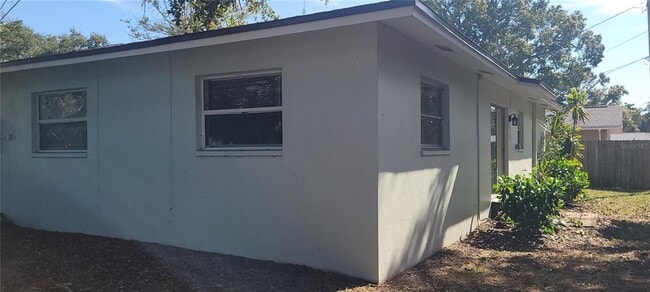 Building Photo - 1820 Martin St