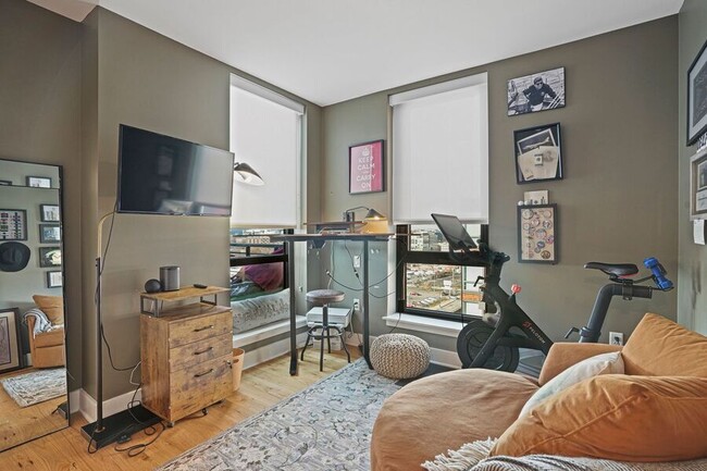 Building Photo - Nice Nest in Navy Yard| - Pet friendly and...