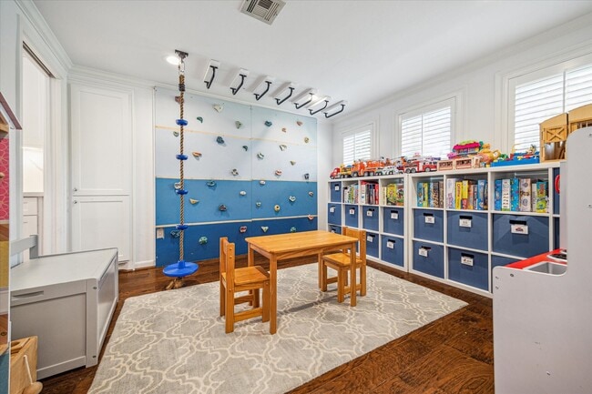 Building Photo - 6249 Olympia Dr