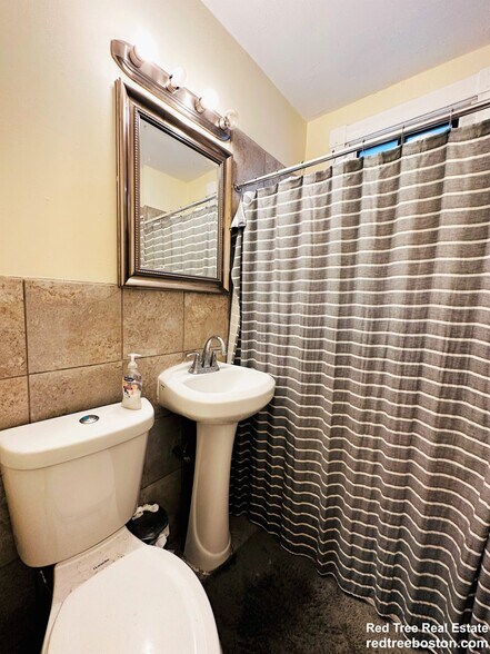 Building Photo - 20 Wadsworth St