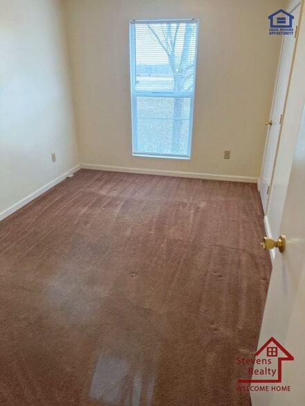Building Photo - 112 Bybee Woods Dr