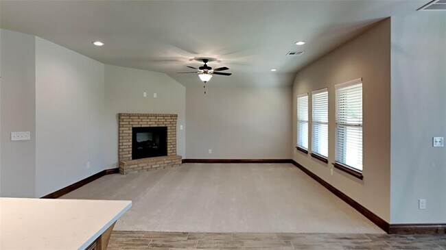 Building Photo - 10528 NW 41st St