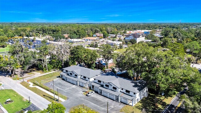 Building Photo - 37 SE 15th Terrace