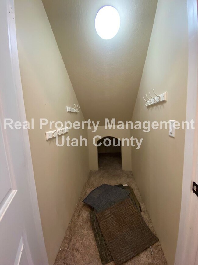 Building Photo - Beautiful 4 Bedroom home in Lehi