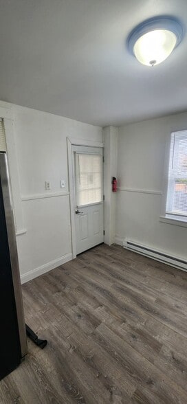 Building Photo - 197 Roosevelt St