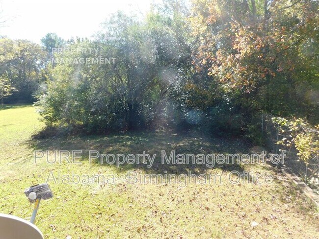 Building Photo - 117 NE 22nd Ave