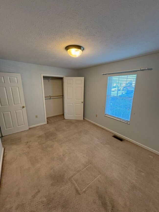 Building Photo - 1801 Brookline Ct