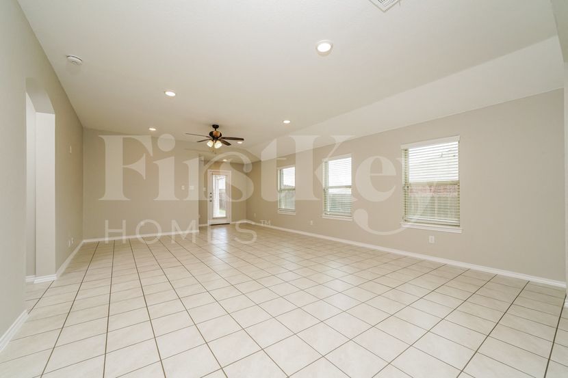 Building Photo - 407 Milo Way