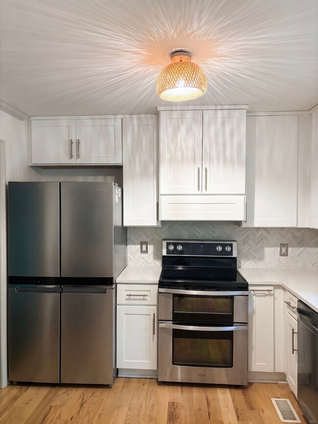 Building Photo - Renovated 3 Bedroom Home in Ashland City!