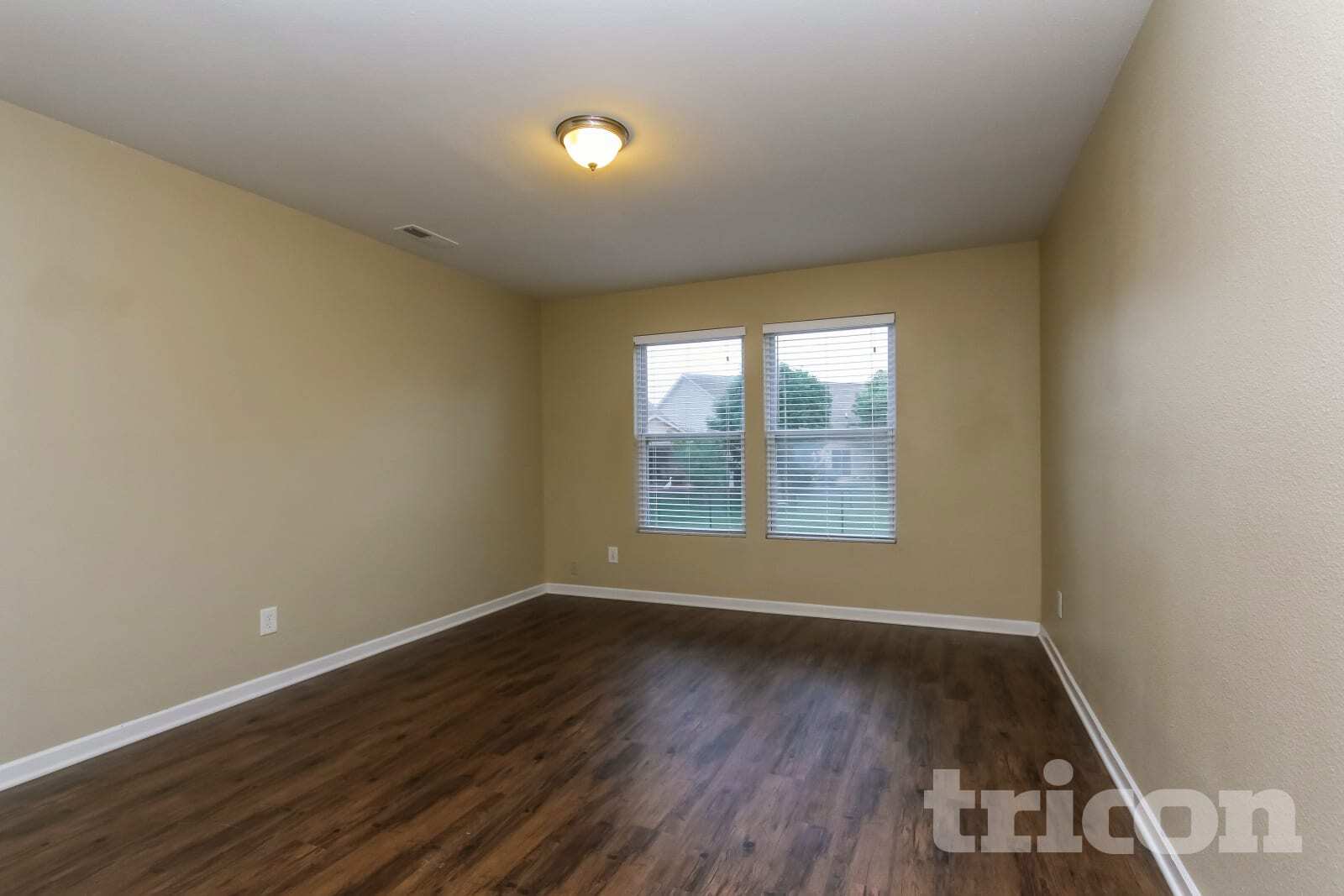 Building Photo - 1615 Blue Grass Pkwy