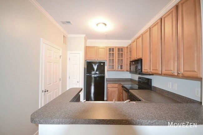 Building Photo - 210 Fullford Ln
