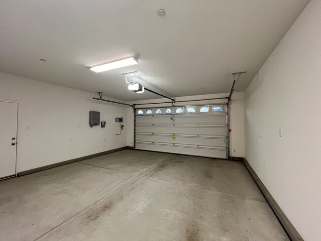 Building Photo - 14405 Barbon Beck Ave