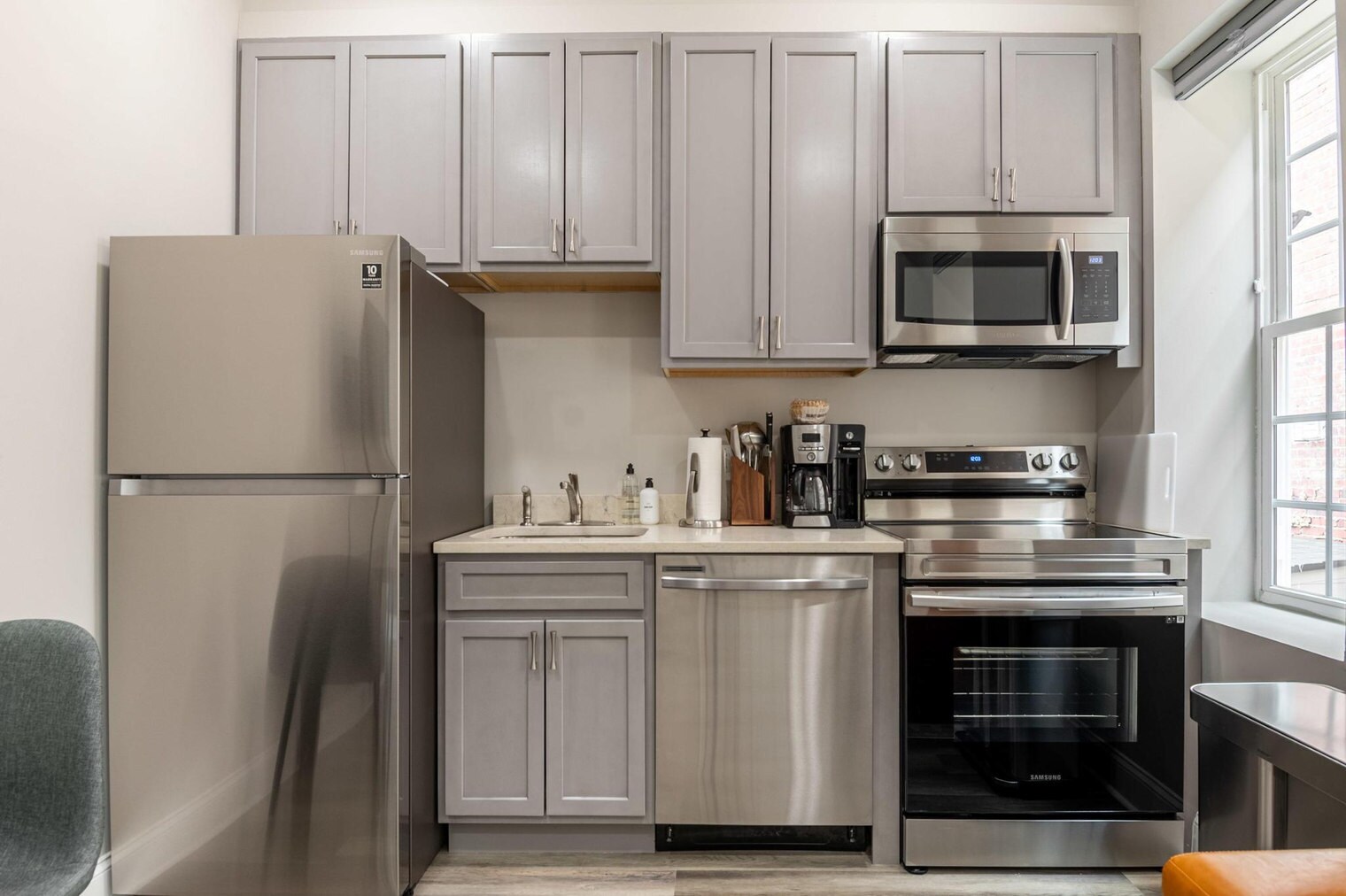 Building Photo - 701 E St SE