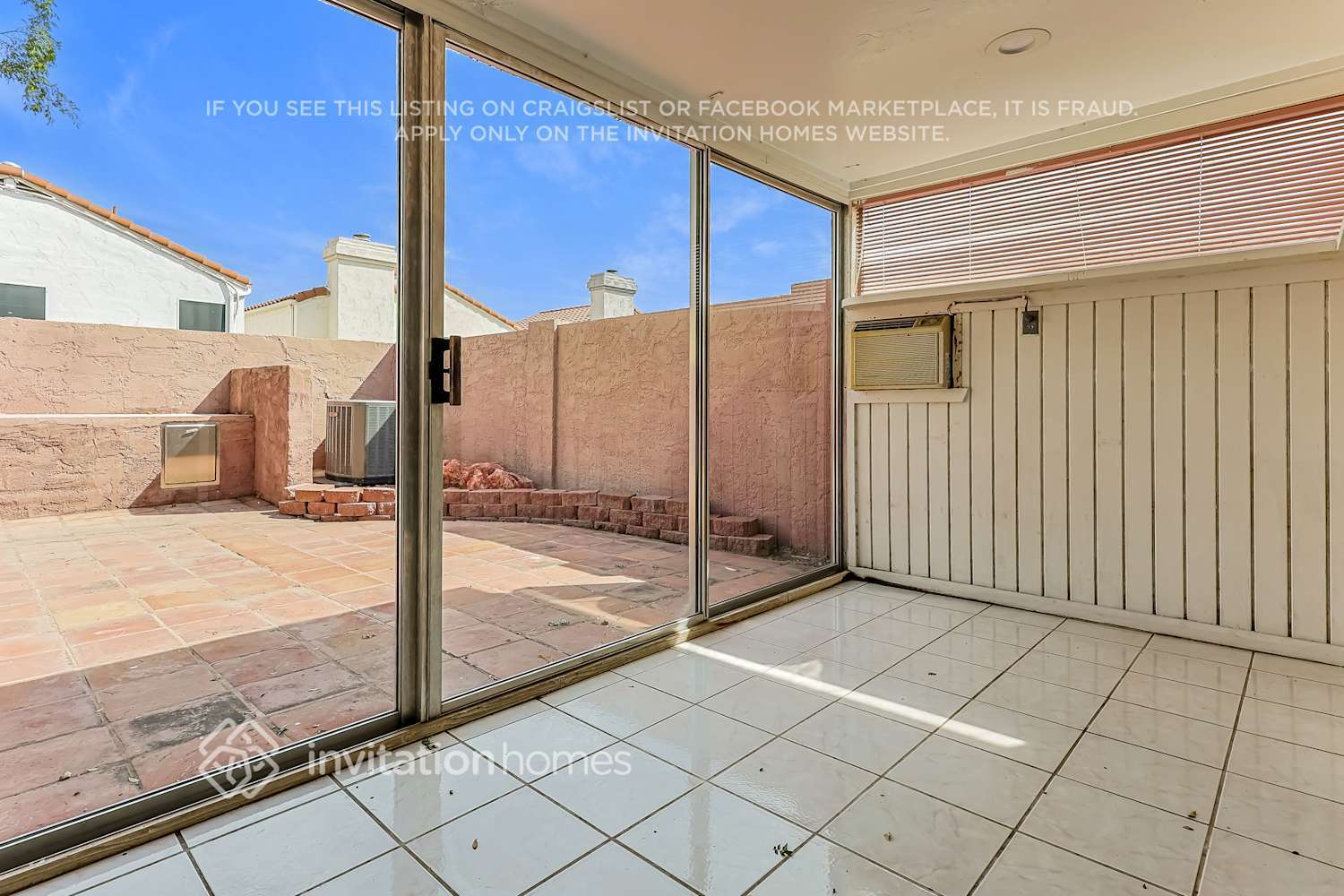 Building Photo - 2344 E Gelding Dr