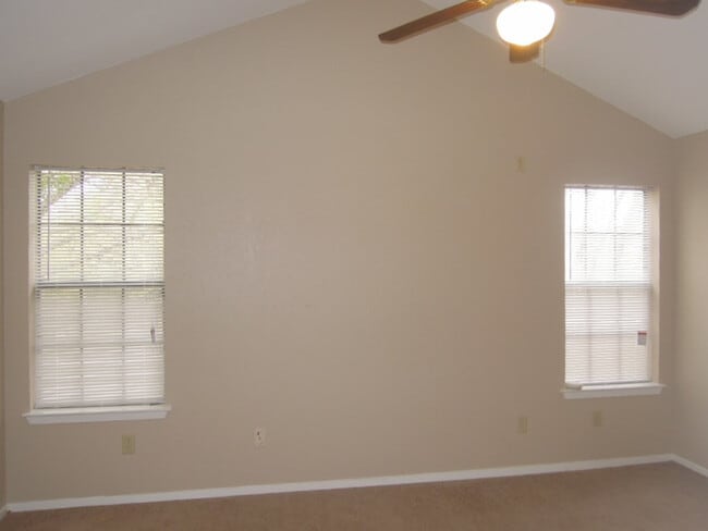 Building Photo - Bright & Spacious 2-Bedroom Condo in Gated...