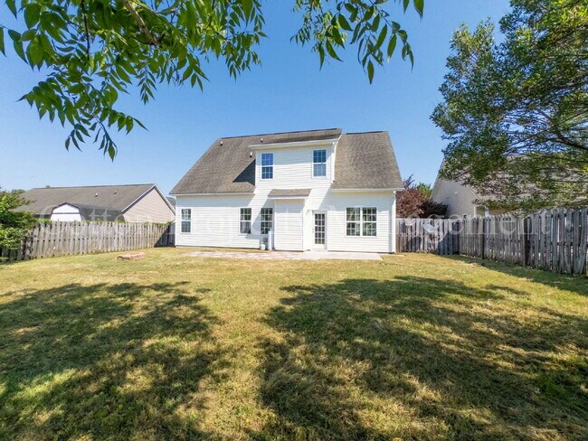 Building Photo - 448 Vallie Ln