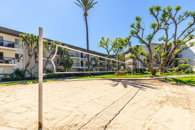 Building Photo - Villa Sofia (Woodman)