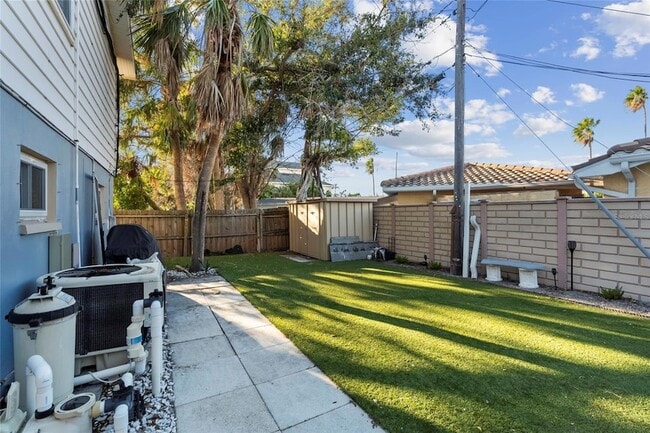 Building Photo - 284 44th Ave