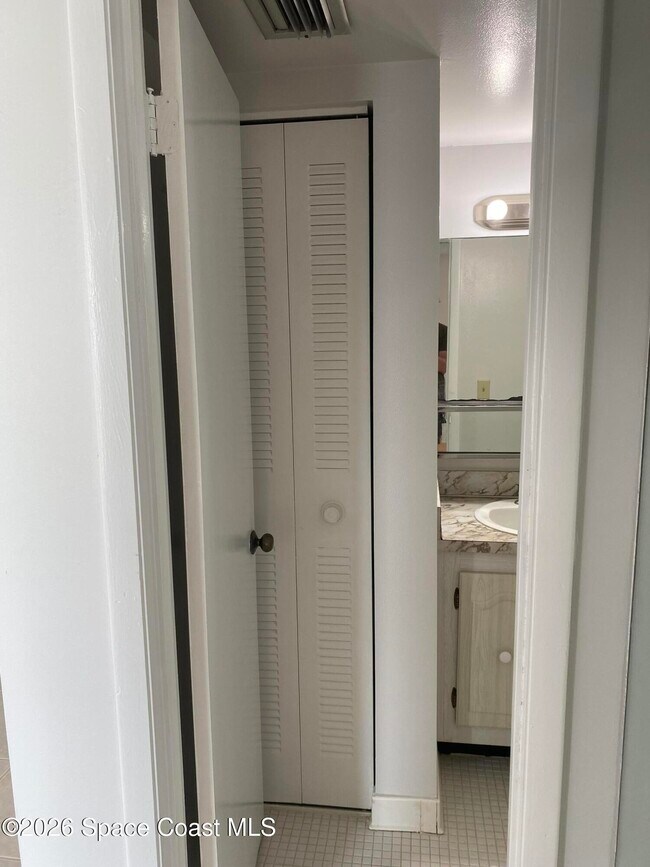 Building Photo - 4700 Ocean Beach Blvd