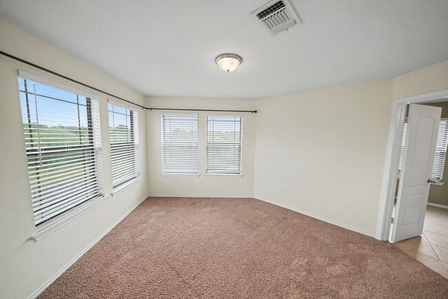 Building Photo - Spacious Live Oak Home Backing to a Greenbelt - Realtor Commission: $500