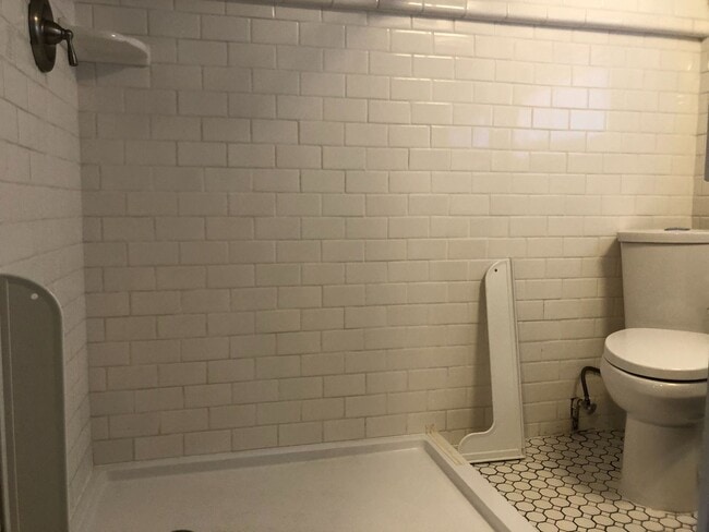 Building Photo - Historic 2-bedroom, 1.5 bath home in the h...
