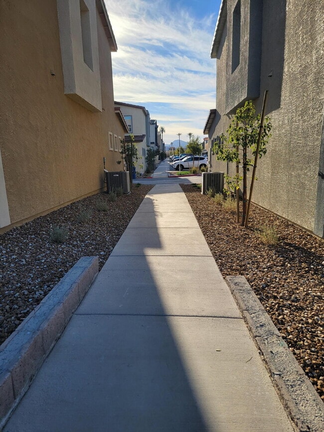 Building Photo - Brand New Home Never Lived In 3 bedroom, 2 bathroom, 2.5 bath, 2 Car Garage