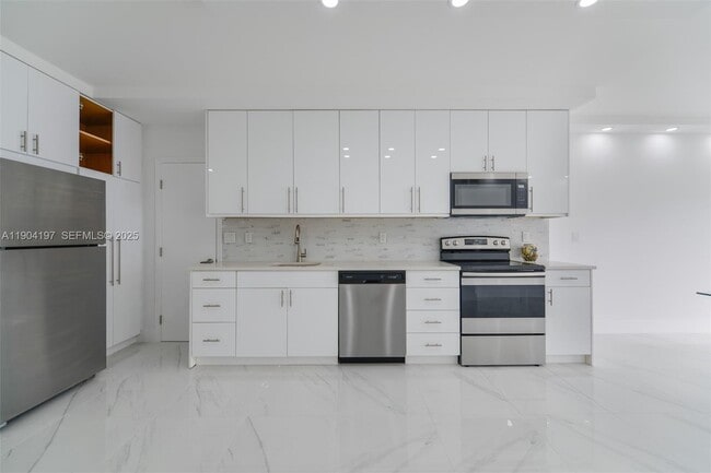 Building Photo - 1950 S Ocean Dr