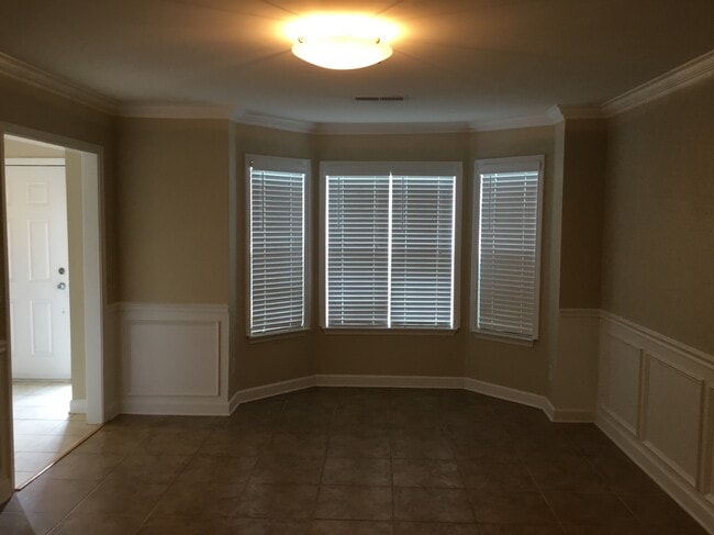 Building Photo - 5622 Falls Ridge Ln