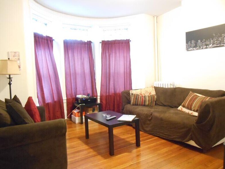 Primary Photo - 73 Brighton Ave