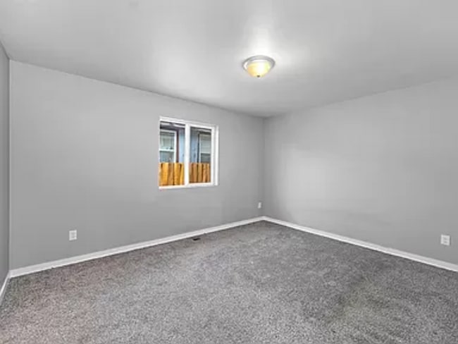 Building Photo - 906 E Courtland Ave
