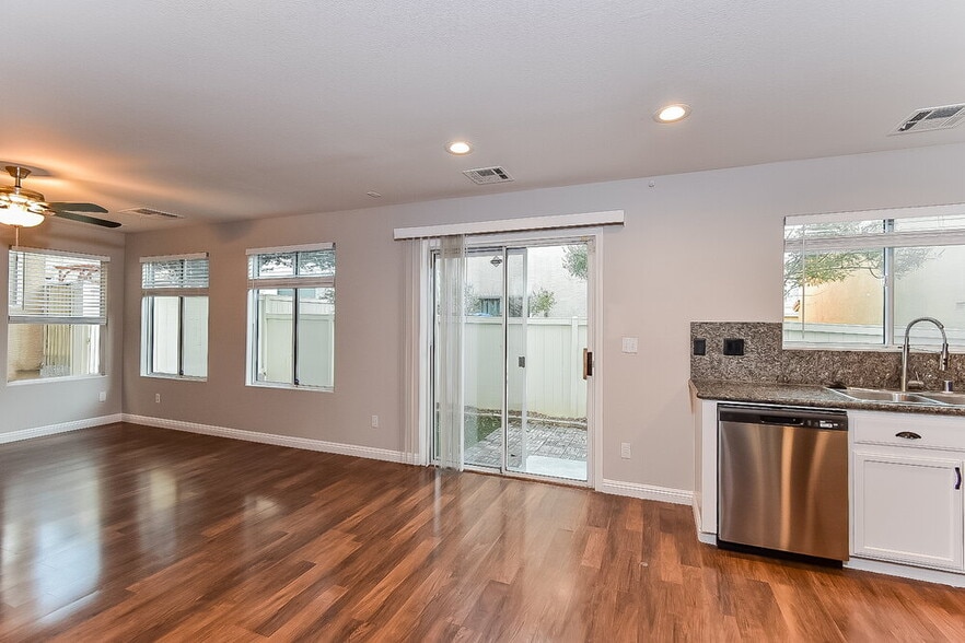 Building Photo - 9510 Grandview Spring Ave