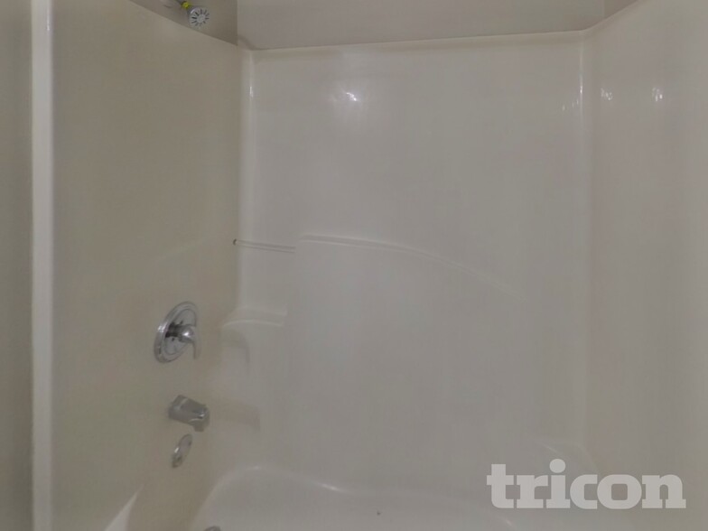 Building Photo - 421 Washington Dr