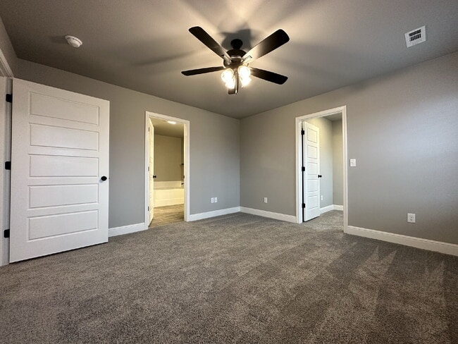 Building Photo - 2040 Tallgrass Ter