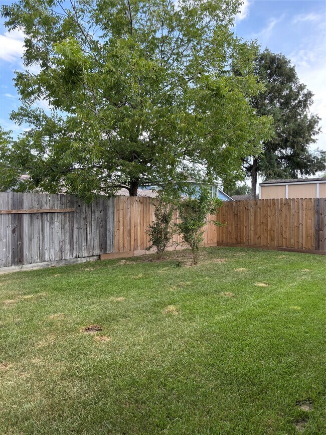 Building Photo - 1726 Oakwell Ln