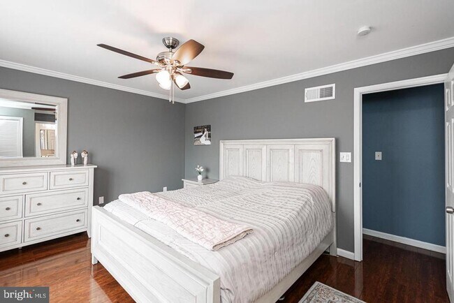 Building Photo - 10 Terry Ct