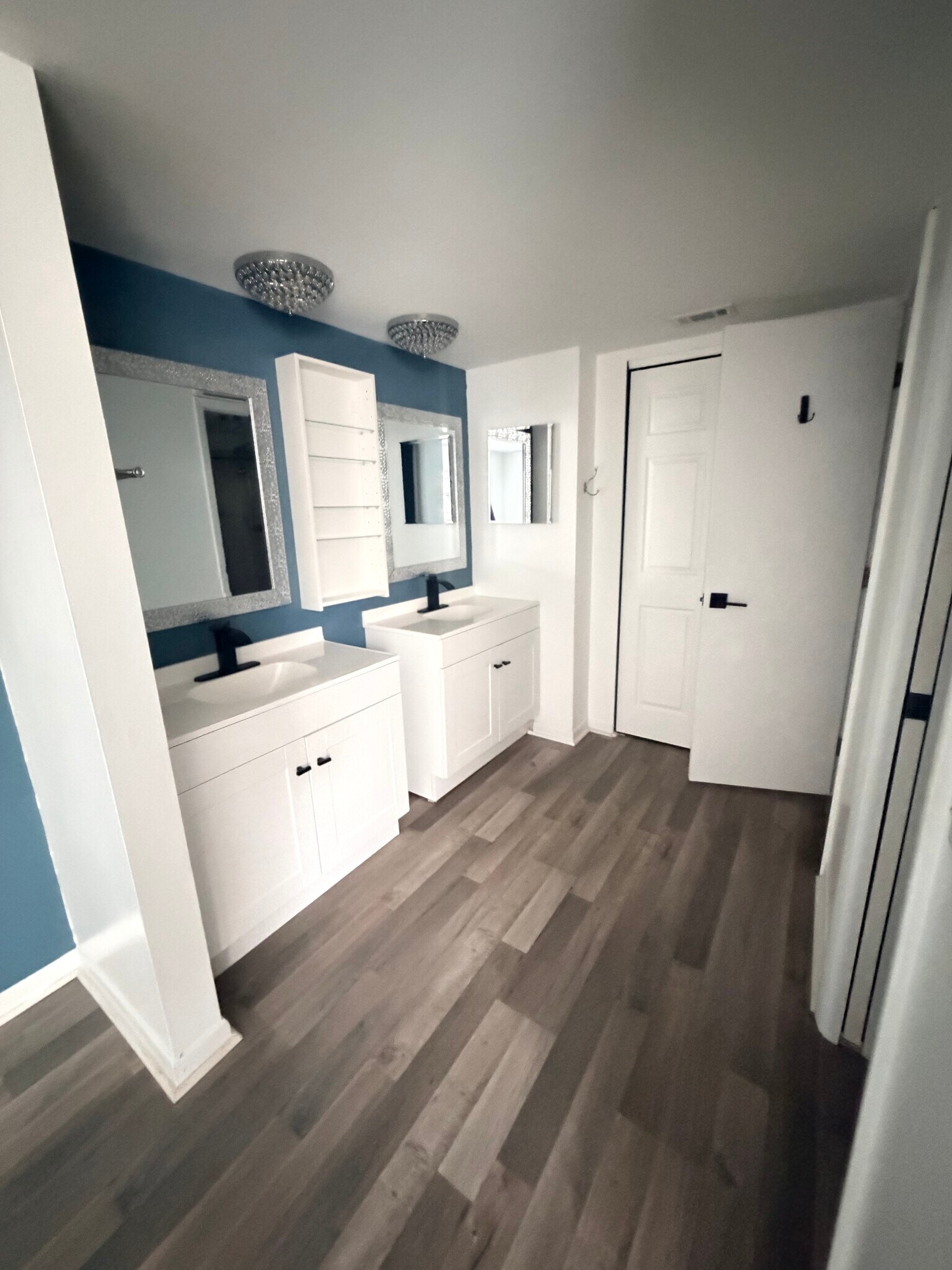 Building Photo - 5920 7th Ave W