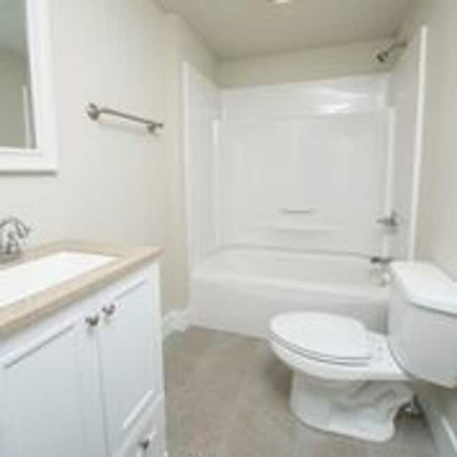 Building Photo - Available June 15!