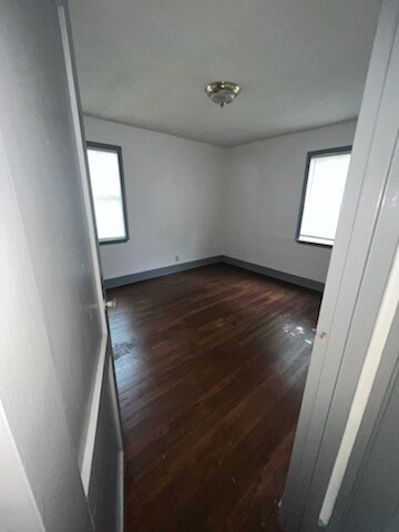 Building Photo - 605 39th Pl