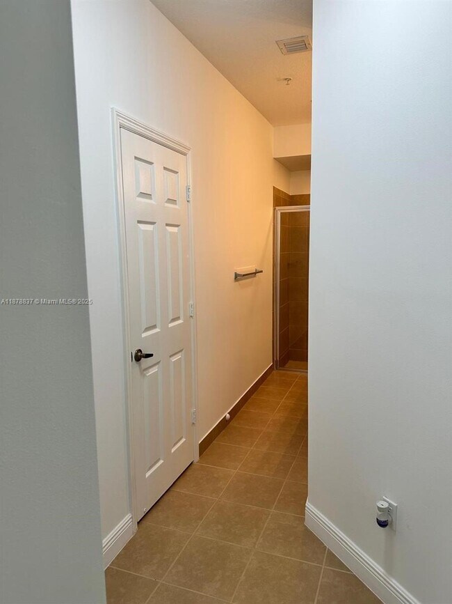 Building Photo - 970 SW 147th Ave