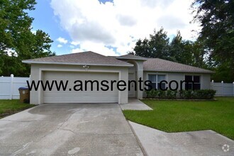 Building Photo - Spacious 3 bedroom 2 bath with huge backyard.