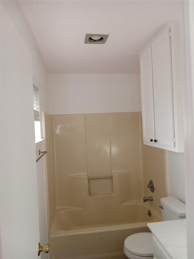 Building Photo - 12900 Hymeadow Dr