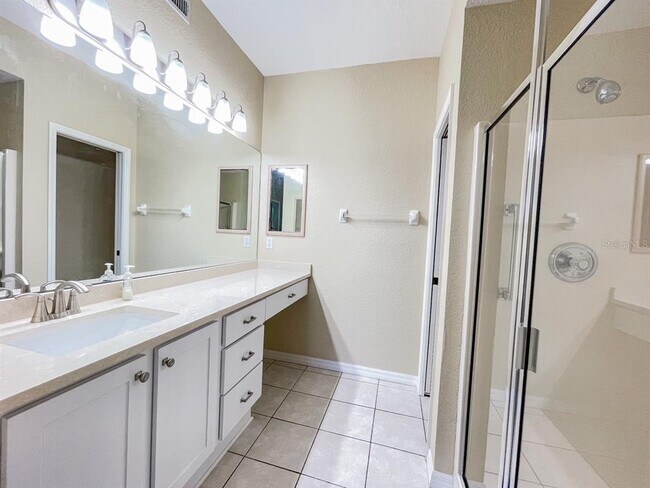 Building Photo - 1802 Auburn Lakes Cir