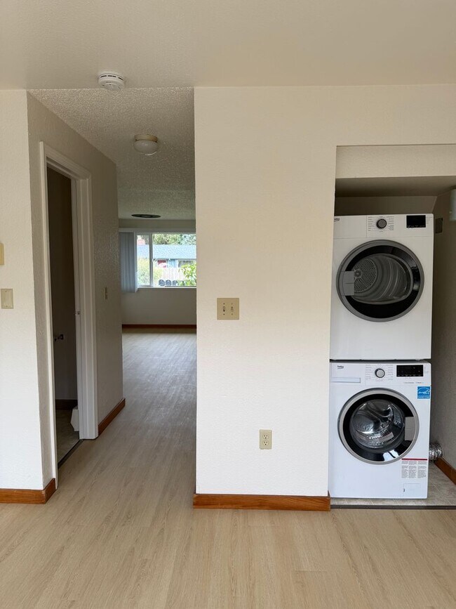 Building Photo - 2208 Wilson Ave