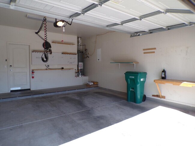 Building Photo - 844 Tiablanca Rd