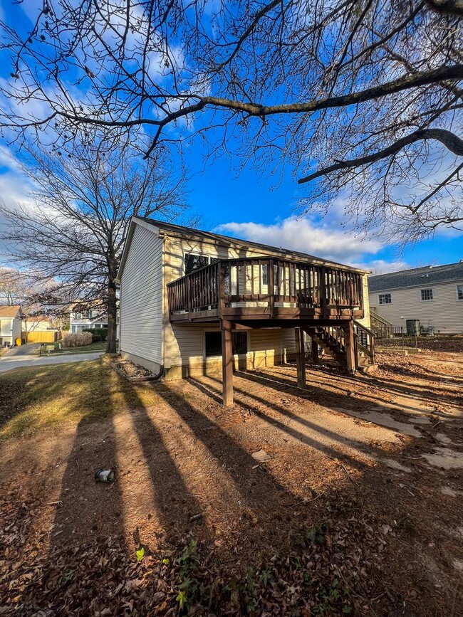 Building Photo - Single Family Home